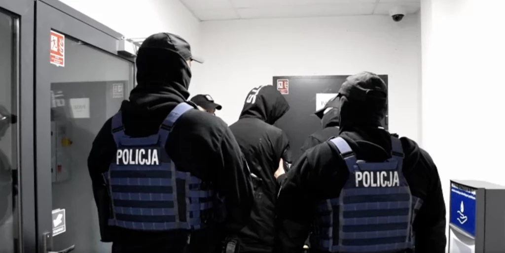 Zatrzymano 22-letniego mieszkańca Koszalina podejrzanego w sprawie oblania kwasem 49-latka Zatrzymano 22-letniego mieszkańca Koszalina podejrzanego w sprawie oblania kwasem 49-latka