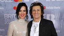 Na gali pojawił się m.in. Ronnie Wood z 30 lat młodszą żoną Sally Wood. 