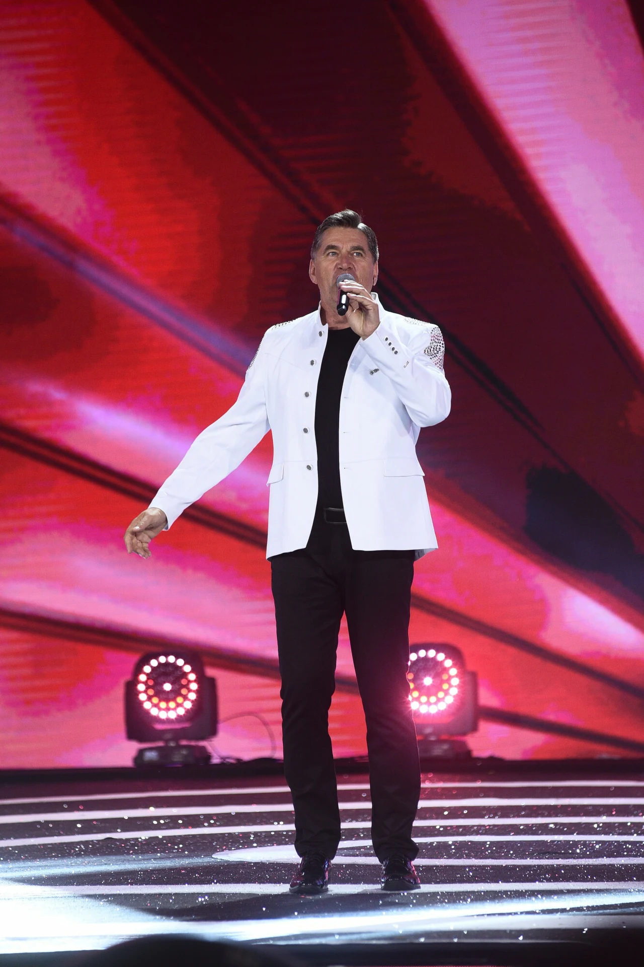 Sławomir Świerzyński to jedna z największych gwiazd disco polo Sławomir Świerzyński to jedna z największych gwiazd disco polo