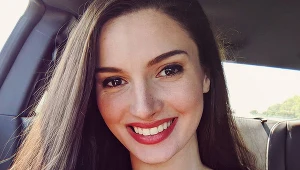 Alyson Tabbitha - fragment zdjęcia zamieszczonego w serwisie Instagram.com na profilu @alysontabbitha