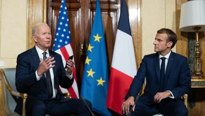Prezydent USA Joe Biden i prezydent Francji Emmanuel Macron