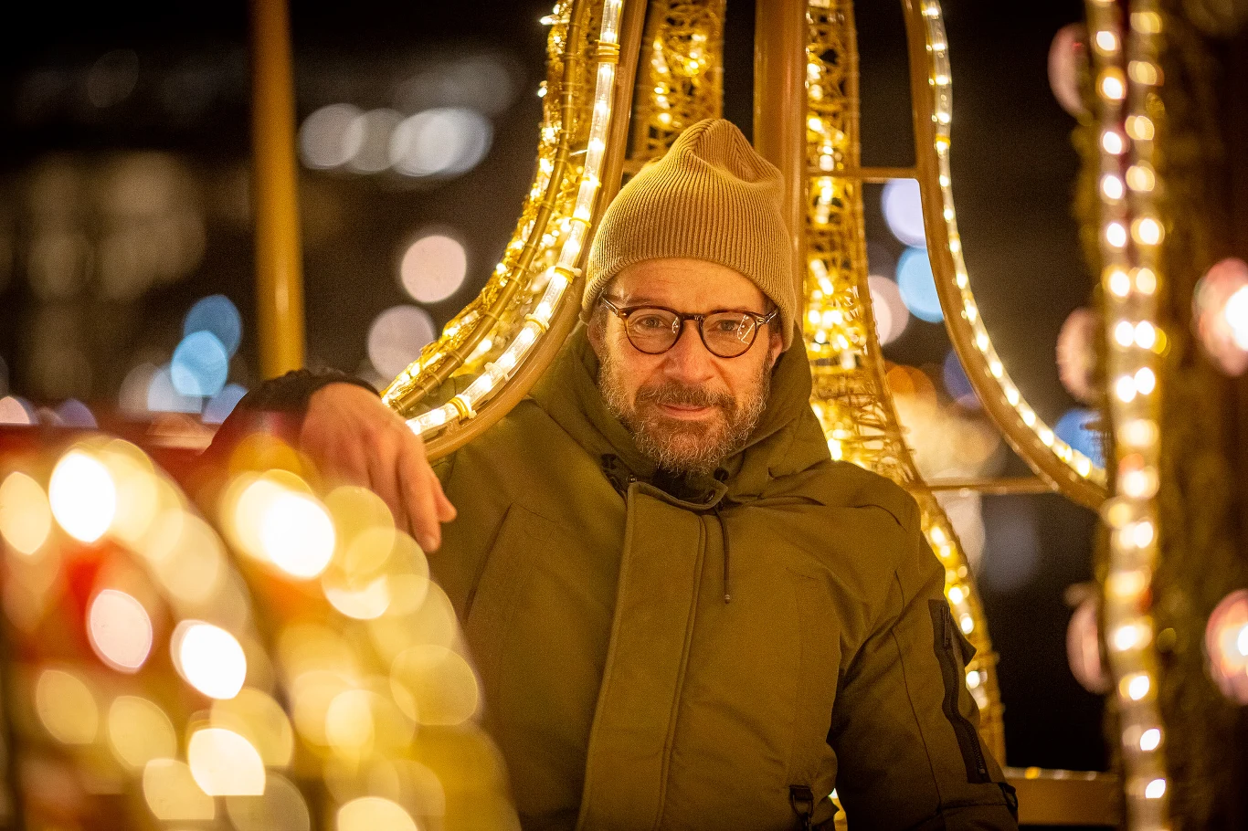 Do pracy przy swoim najnowszym tytule Saramonowicz zaprosił twórców, którzy pracowali z nim przy poprzednich hitach, m.in. Tomasza Madejskiego (zdjęcia), Marka Napiórkowskiego (muzyka) czy Jarosława Barzana (montaż). Dystrybutorem "Bejbis" jest Monolith Films.