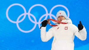 Dawid Kubacki z brązowym medalem igrzysk olimpijskich w Pekinie. Jedynym polskiej ekipy