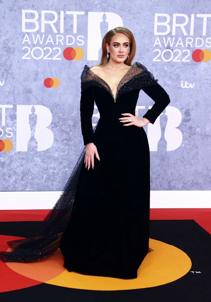 Adele zachwyciła podczas Brit Awards 2022 spektakularną kreacją 