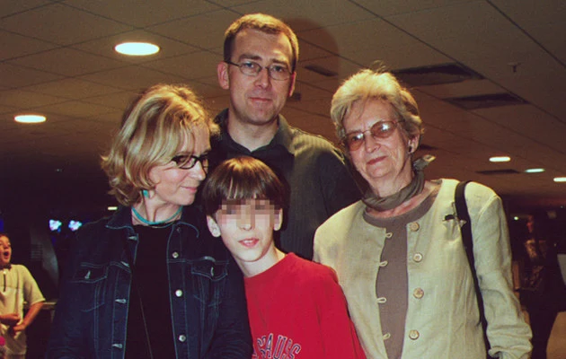 Maciej Orłoś z Ewa, matką oraz synem Antonim (2002 r.) Maciej Orłoś z Ewa, matką oraz synem Antonim (2002 r.)