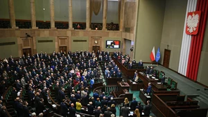 Posłowie na sali obrad Sejmu w Warszawie