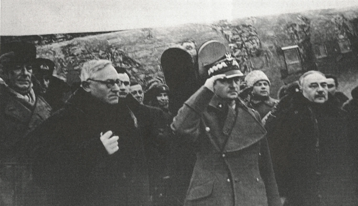 Generał Władysław Sikorski z wizytą w ZSRR, Kujbyszew 30.11.1941 r. Generał Władysław Sikorski z wizytą w ZSRR, Kujbyszew 30.11.1941 r.