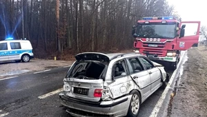 Za drugim razem 42-latek rozbił BMW, a sam trafił do szpitala. Jak wyjdzie, trafi przed sąd