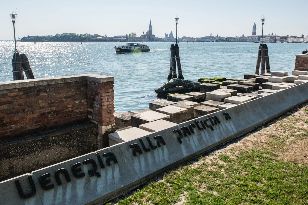 Monument upamiętnia walczących na wojnie włoskich partyzantów