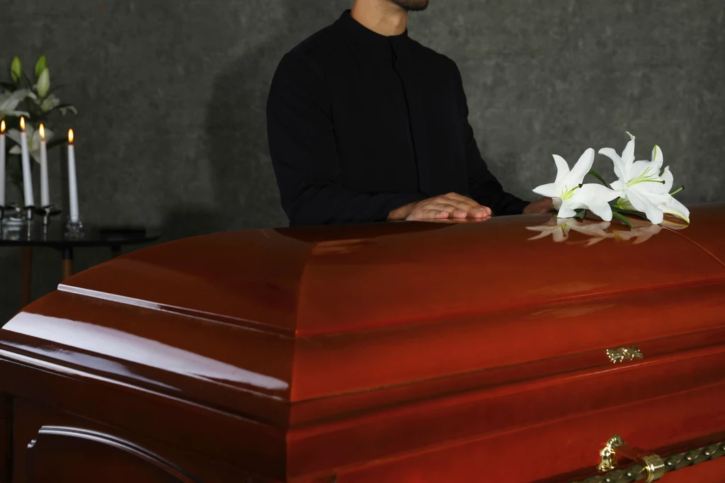 Pogrzeb osoby duchownej różni się od świeckiego 