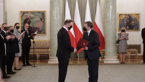 Andrzej Duda wręcza powołanie na prezesa NSA Jackowi Chlebny