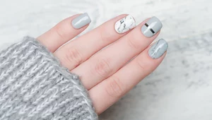 Marmurkowe paznokcie to hit. Trzy pomysły na taki manicure