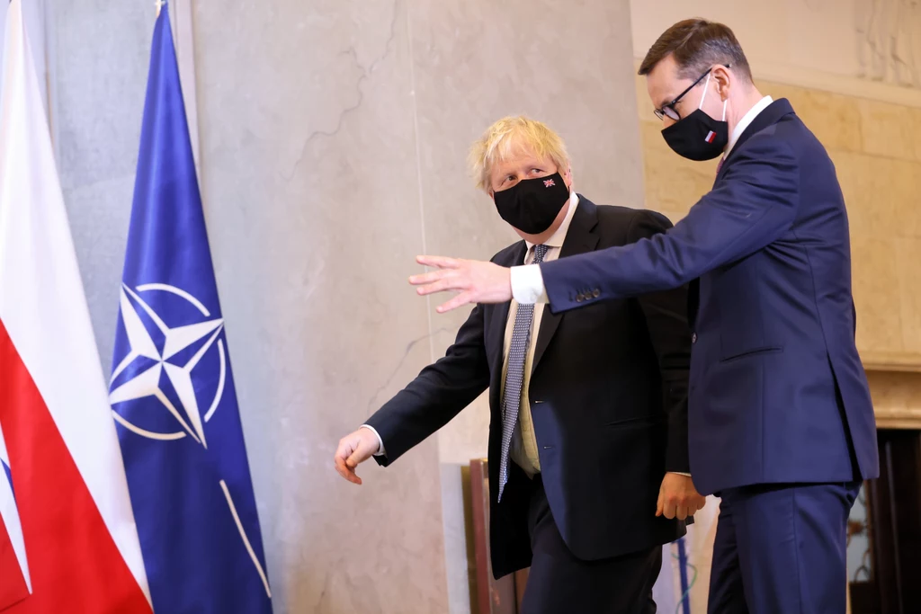 Premier Polski Mateusz Morawiecki oraz premier Wielkiej Brytanii Boris Johnson podczas spotkania w siedzibie Kancelarii Prezesa Rady Ministrów w Warszawie Premier Polski Mateusz Morawiecki oraz premier Wielkiej Brytanii Boris Johnson podczas spotkania w siedzibie Kancelarii Prezesa Rady Ministrów w Warszawie