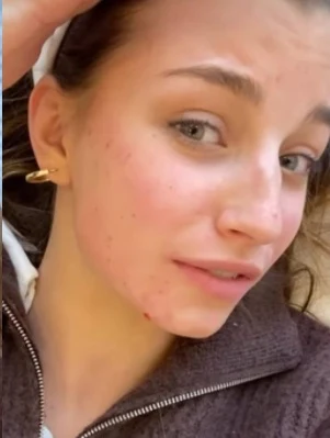 Julia Wieniawa / Instagram @juliawieniawa Julia Wieniawa / Instagram @juliawieniawa