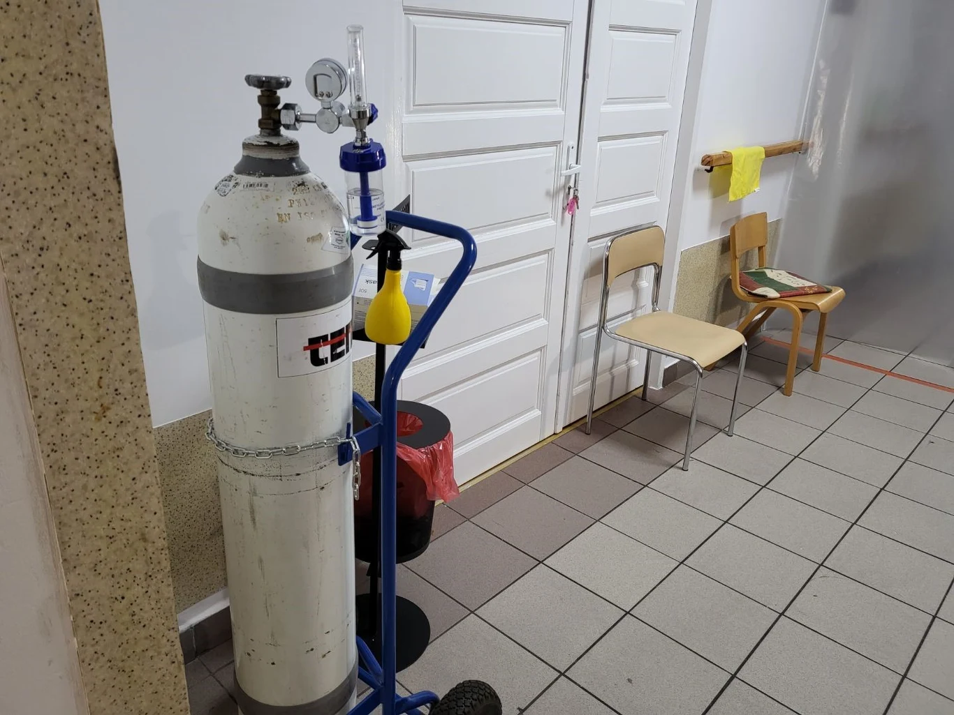 Izolatorium przy ul. Bobrowieckiej w Warszawie Izolatorium przy ul. Bobrowieckiej w Warszawie