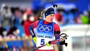 Marte Olsbu Roeiseland podczas biegu sprinterskiego na igrzyskach olimpijskich Pekin 2022