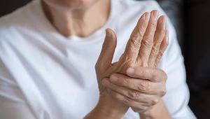 U chorych na cukrzycę stwierdza się m.in. ograniczenie ruchomości stawów