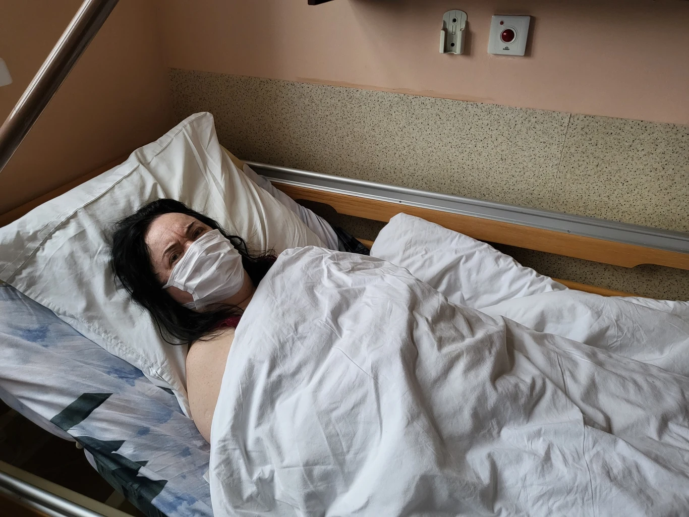 Pani Małgorzata od trzech dni przebywa w izolatorium przy ul. Bobrowieckiej w Warszawie Pani Małgorzata od trzech dni przebywa w izolatorium przy ul. Bobrowieckiej w Warszawie