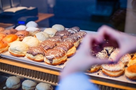 Pierwsze promocje na Tłusty Czwartek już pojawiły się w sklepach!