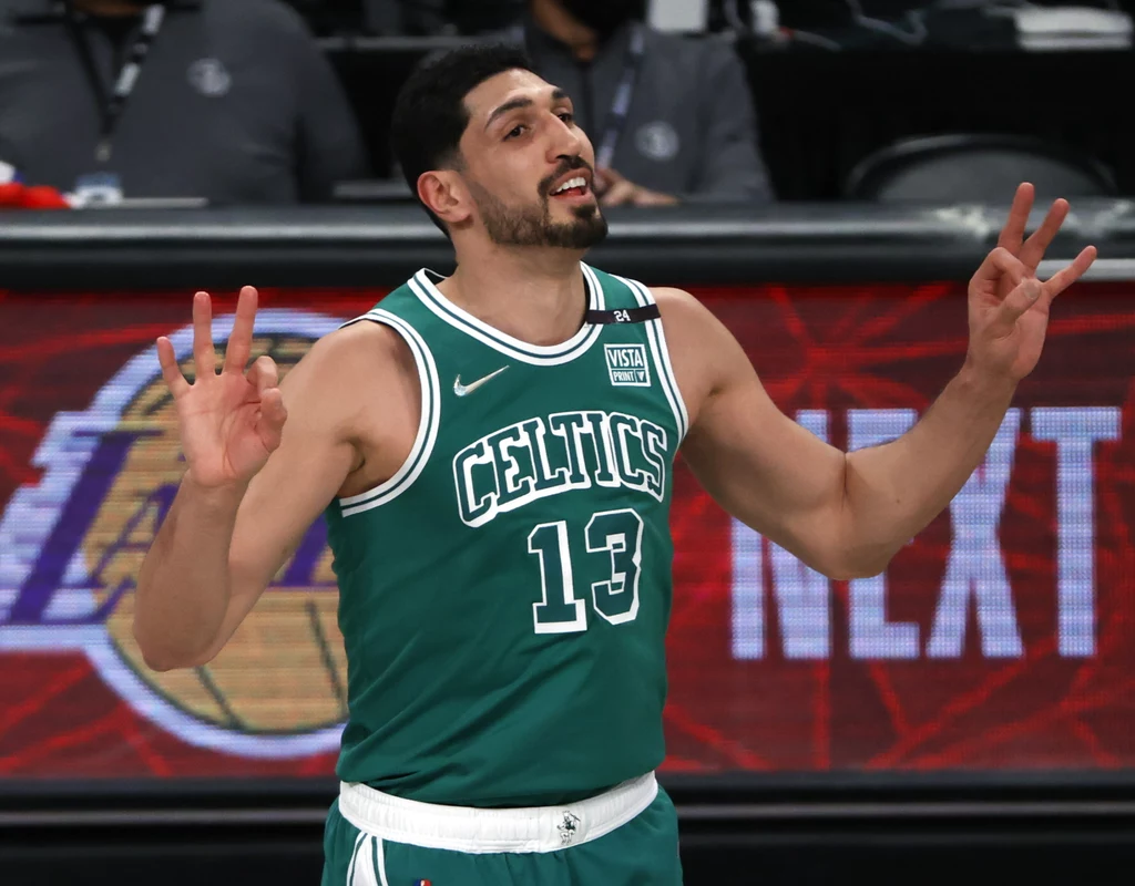 Enes Freedom w barwach Boston Celtics