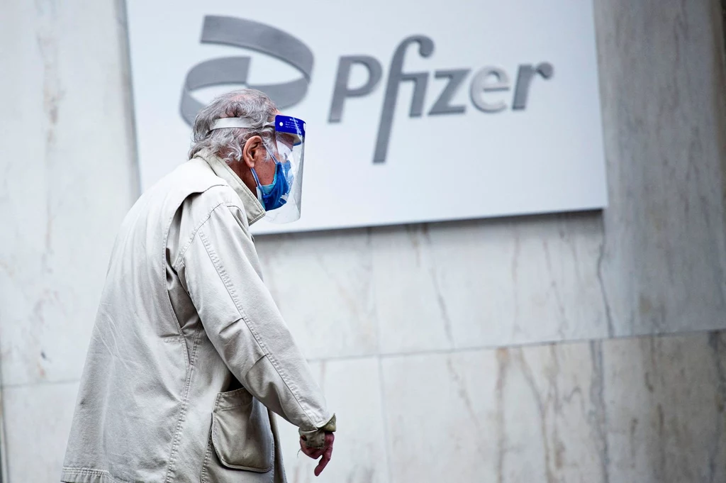 W 2022 r. przychody Pfizera osiągnęły 100 mld dolarów