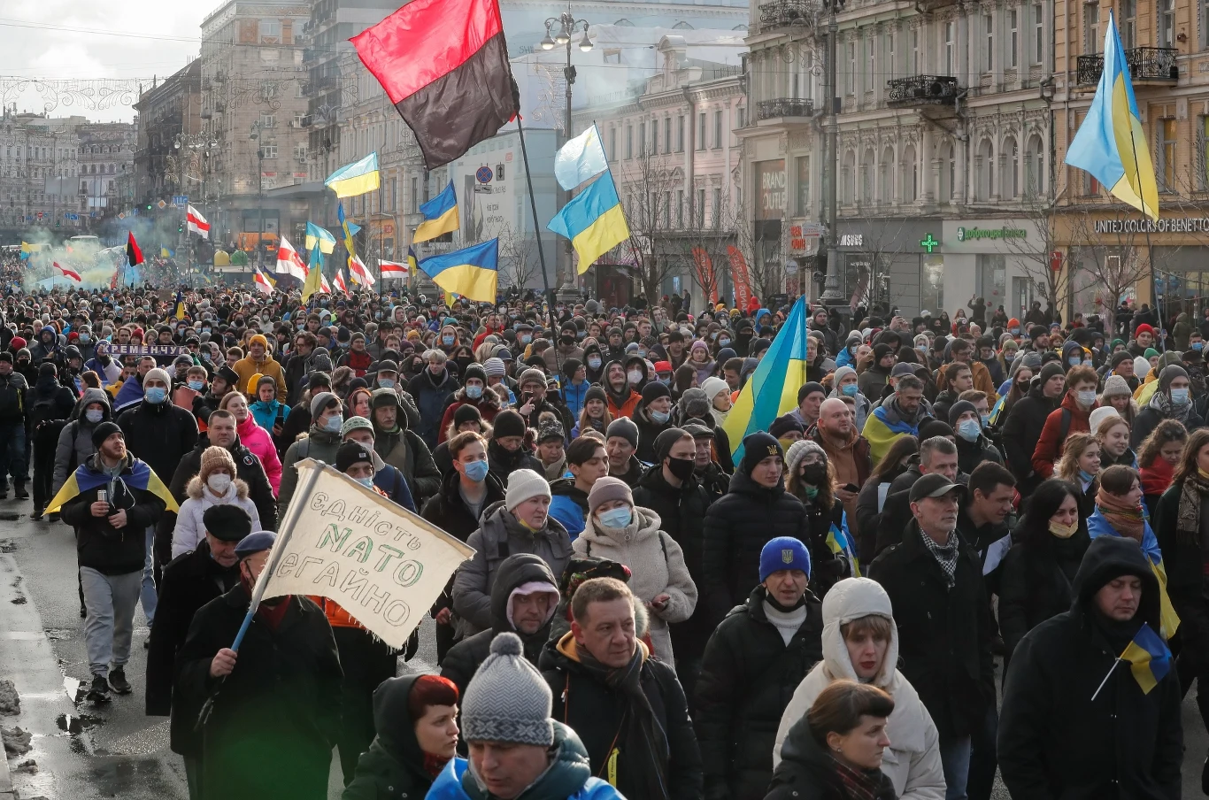 Marsz rozpoczął się o godz. 14 czasu lokalnego w położonym w centrum miasta Parku im. Tarasa Szewczenki. Po odśpiewaniu hymnu Ukrainy uczestnicy, niosąc flagi narodowe, czerwono-czarne flagi Organizacji Ukraińskich Nacjonalistów oraz używane przez białoruską opozycję biało-czerwono-białe historyczne flagi tego kraju, ulicami stolicy przeszli w stronę Majdanu Niepodległości. W wydarzeniu uczestniczyło około 1500 osób ochranianych przez funkcjonariuszy policji.