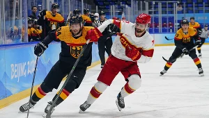 Jake Chelios w meczu Chiny - Niemcy