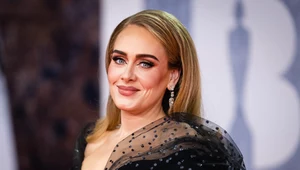 Adele wypełnia swój salon książkami