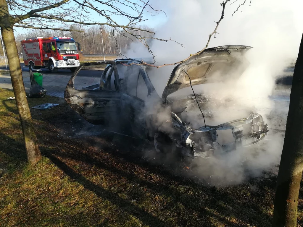 Pożar Renault Scenic na MOP Proboszczowice  w  PSP Strzelce Opolskie