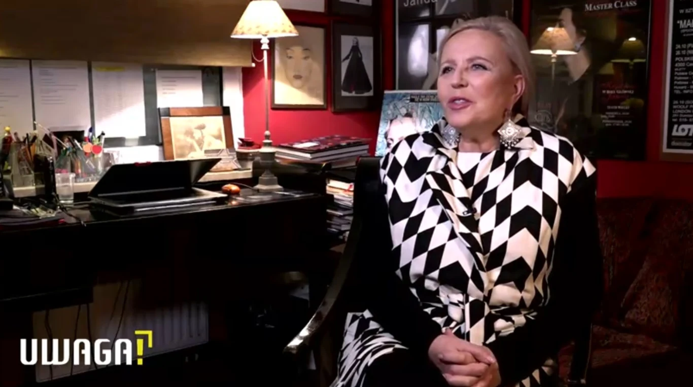 Krystyna Janda w swoim gabinecie