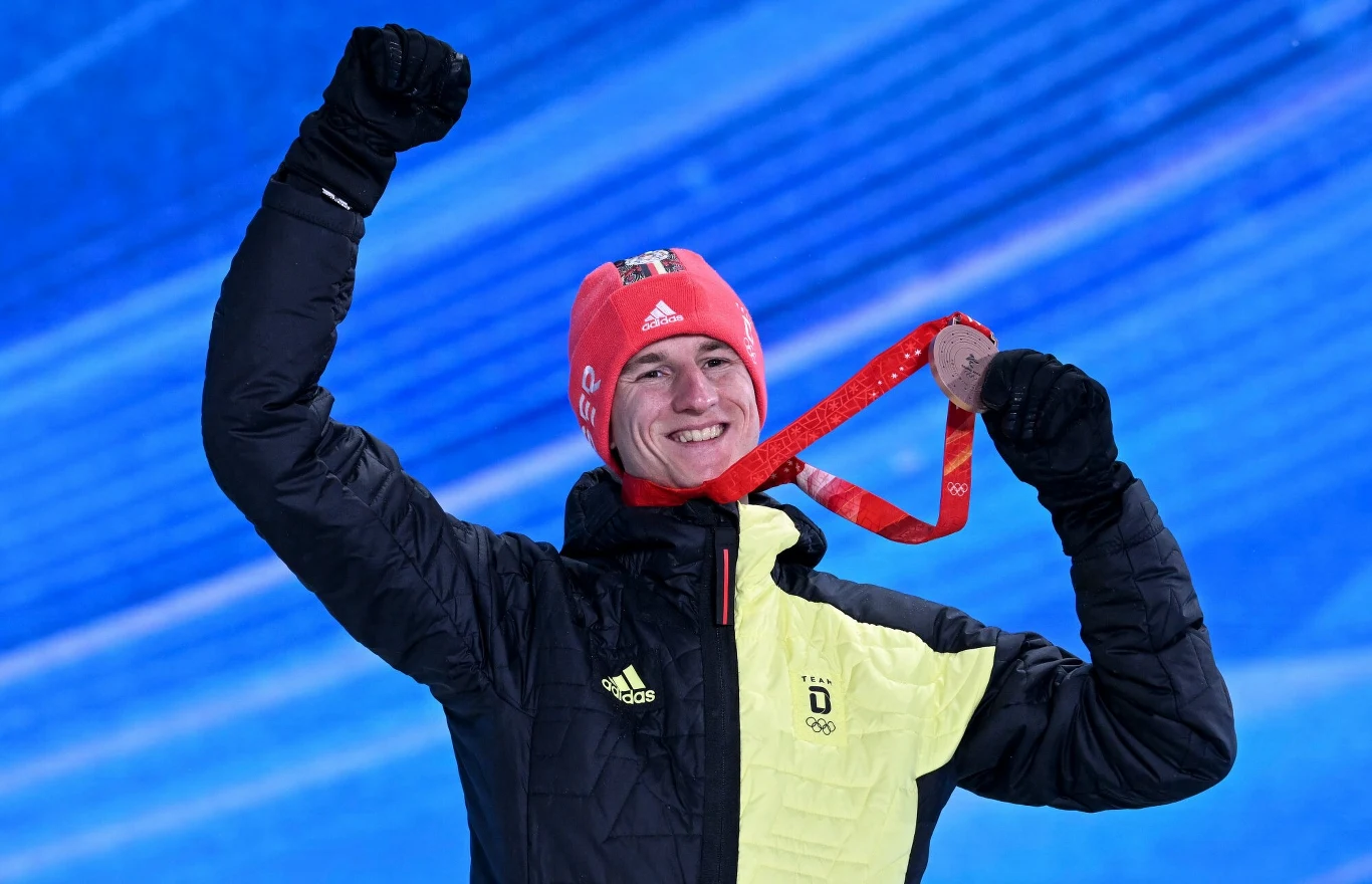 Pekin 2022. Karl Geiger zdobył brązowy medal na skoczni dużej. Tuż za nim uplasował się Kamil Stoch Pekin 2022. Karl Geiger zdobył brązowy medal na skoczni dużej. Tuż za nim uplasował się Kamil Stoch