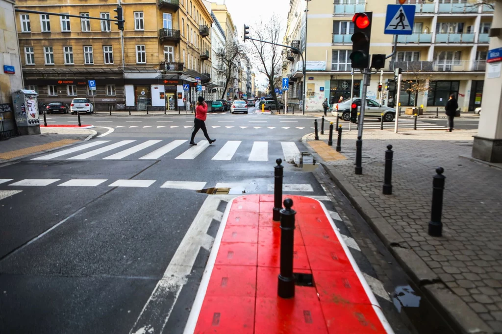 Warszawa pokazała skalę patologii na przejściach dla pieszych. Dostanie ważną nagrodę?