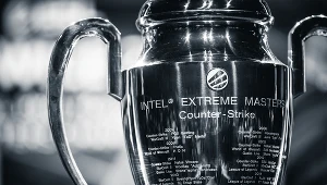 Puchar dla zywięzców IEM Katowice w 2020 roku / fot. Helena Kristiansson