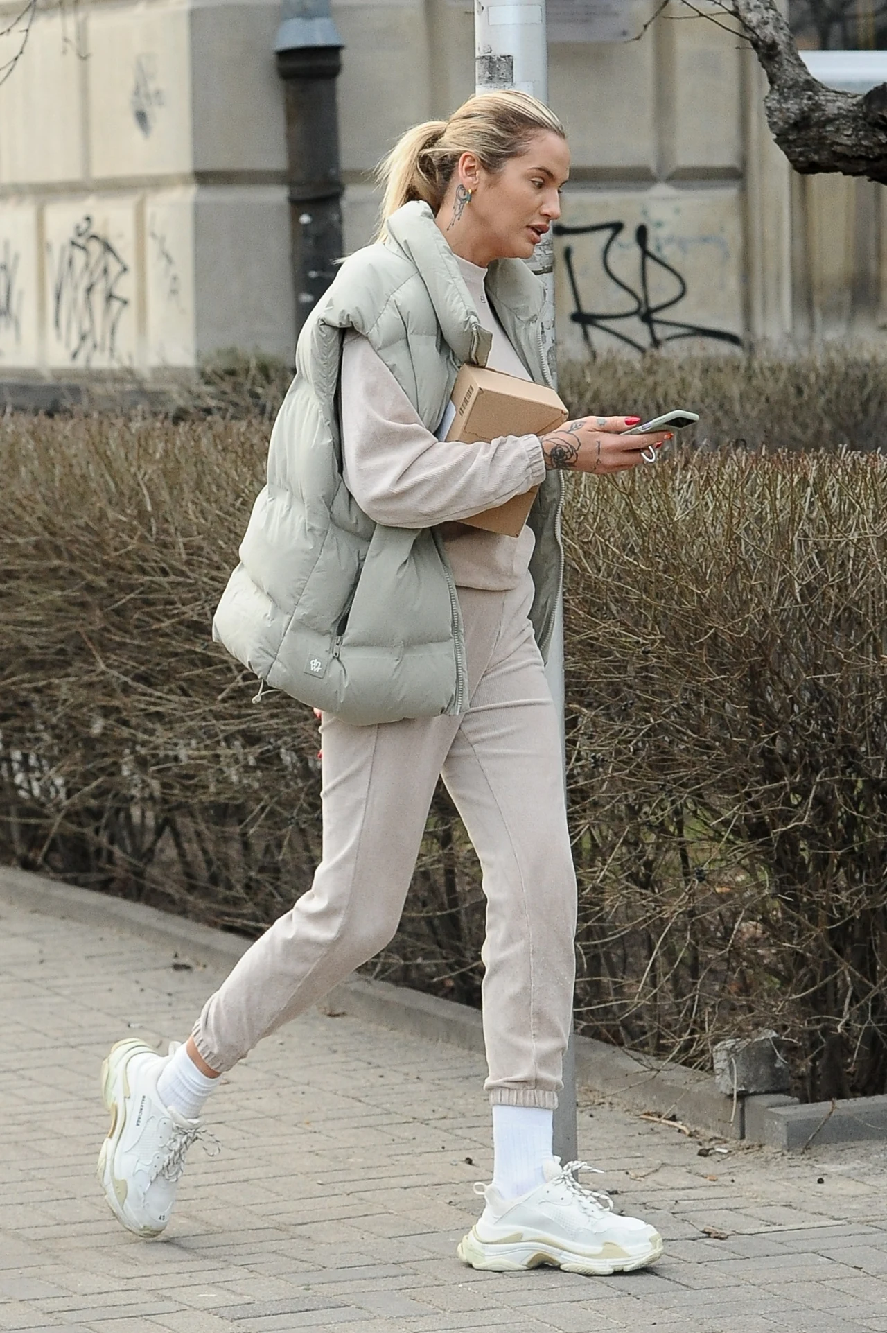 Karolina Gilon Karolina Gilon