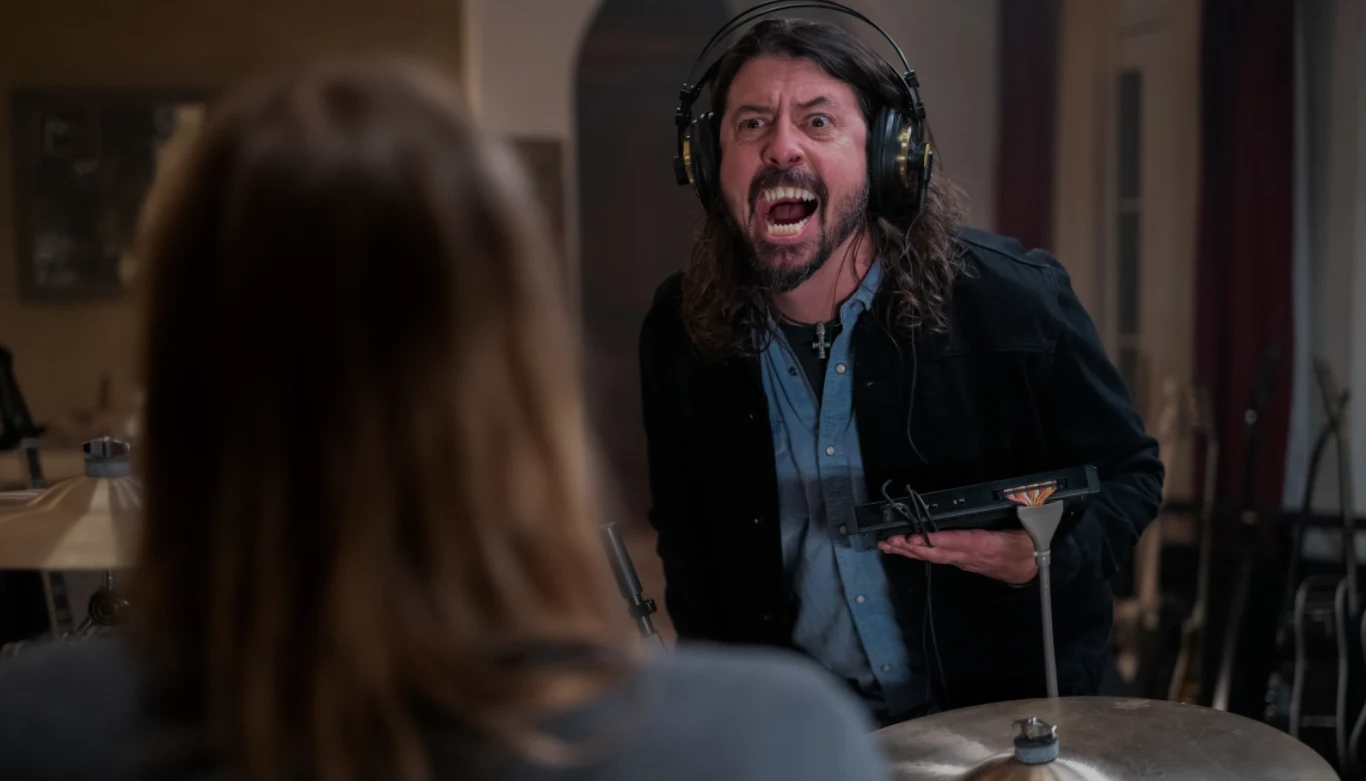 Dave Grohl w filmie "Studio 666" Dave Grohl w filmie "Studio 666"