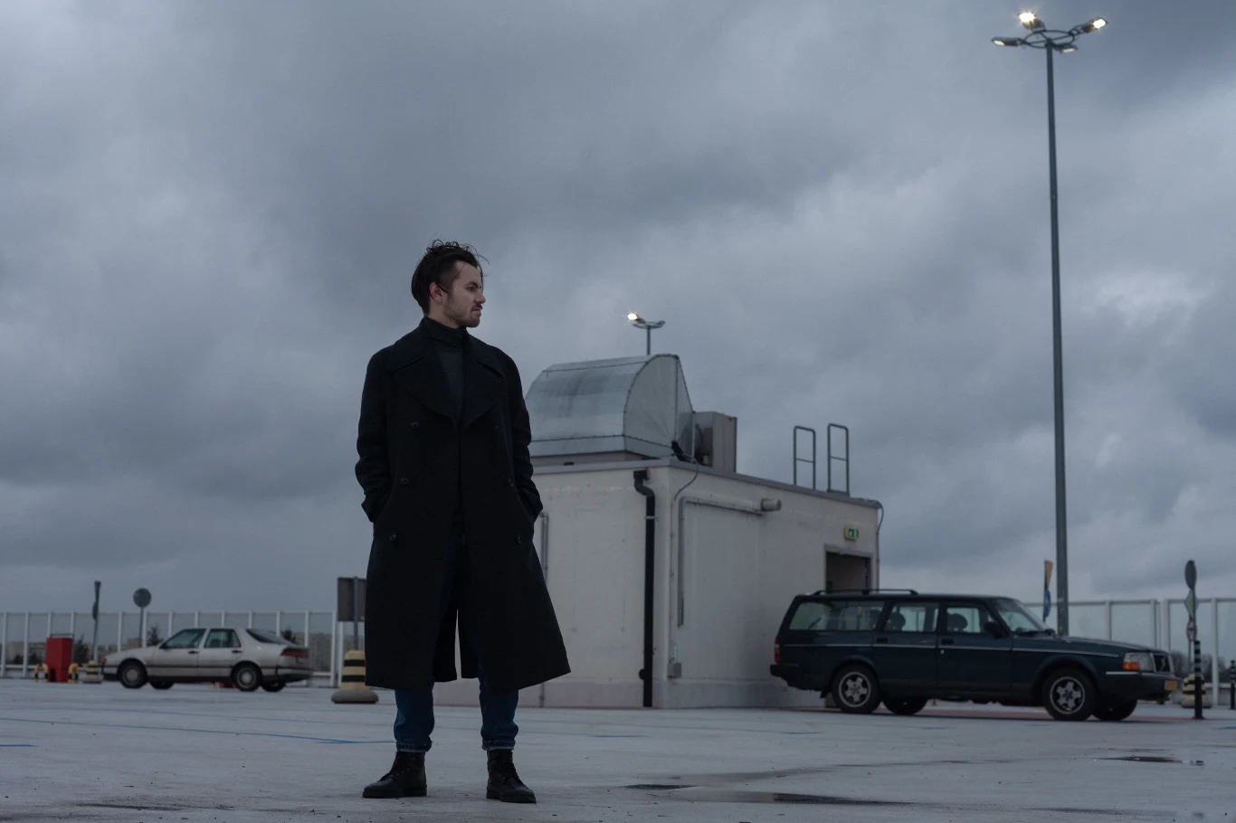 Meek, Oh Why w klipie "Nocne Niebo" Meek, Oh Why w klipie "Nocne Niebo"