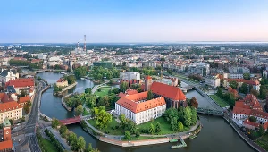 Najwięcej zarabiali pracownicy zatrudnieni w stolicy województwa - Wrocławiu