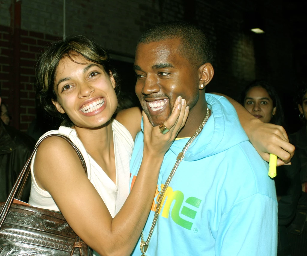 Kanye West w 2003 roku. Na zdjęciu z Rosario Dawson