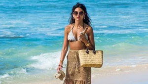 Michelle Keegan pręży ciało na plaży. Ale figura! 