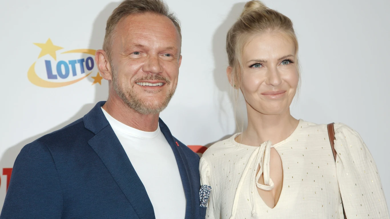 Edyta Pazura i Cezary Pazura są małżeństwem od 2009 roku Edyta Pazura i Cezary Pazura są małżeństwem od 2009 roku