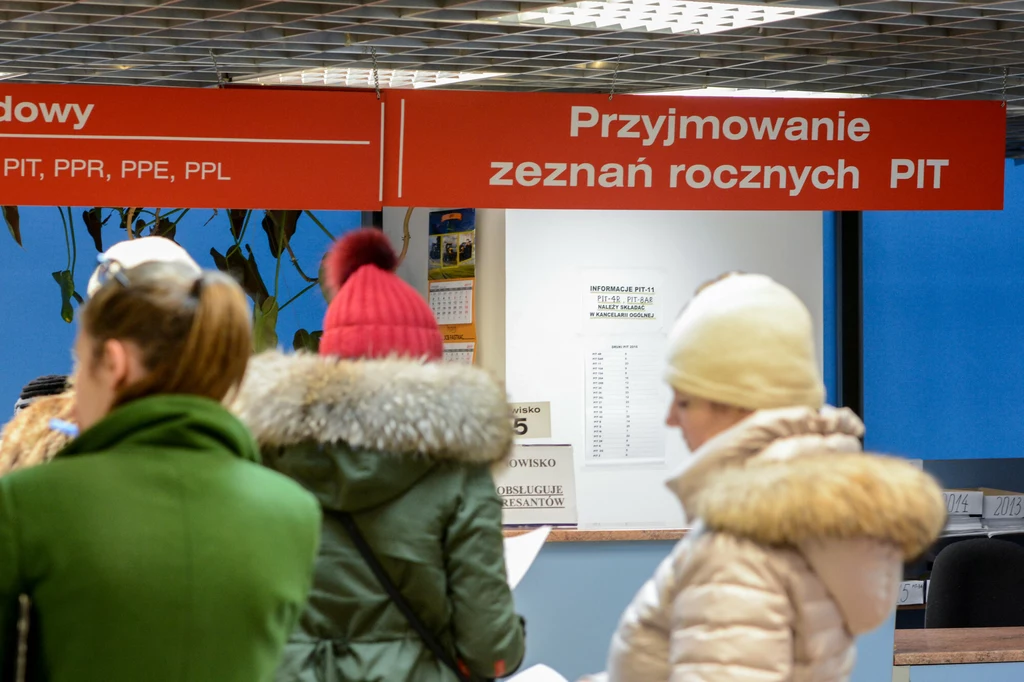 Rada Ministrów przegłosowała podwyżki dla pracowników Krajowej Administracji Skarbowej. Zdjęcie ilustracyjne