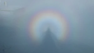 Widmo Brockenu to zjawisko, z którym wiąże się przerażająca legenda. W polskich górach najłatwiej sfotografować je w Tatrach i Karkonoszach