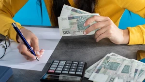 Pensje od lipca 2022 to mała rewolucja i wielu Polaków zastanawia się, ile dostanie na rękę po zmianach