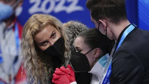 Eteri Tutberidze (pierwsza z lewej) to szefowa sztabu opiekującego się Kamiłą Walijewą 