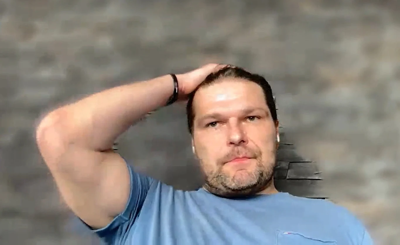 Tomek Valtonen głowi się nad ciężką sytuacją polskiego hokeja Tomek Valtonen głowi się nad ciężką sytuacją polskiego hokeja