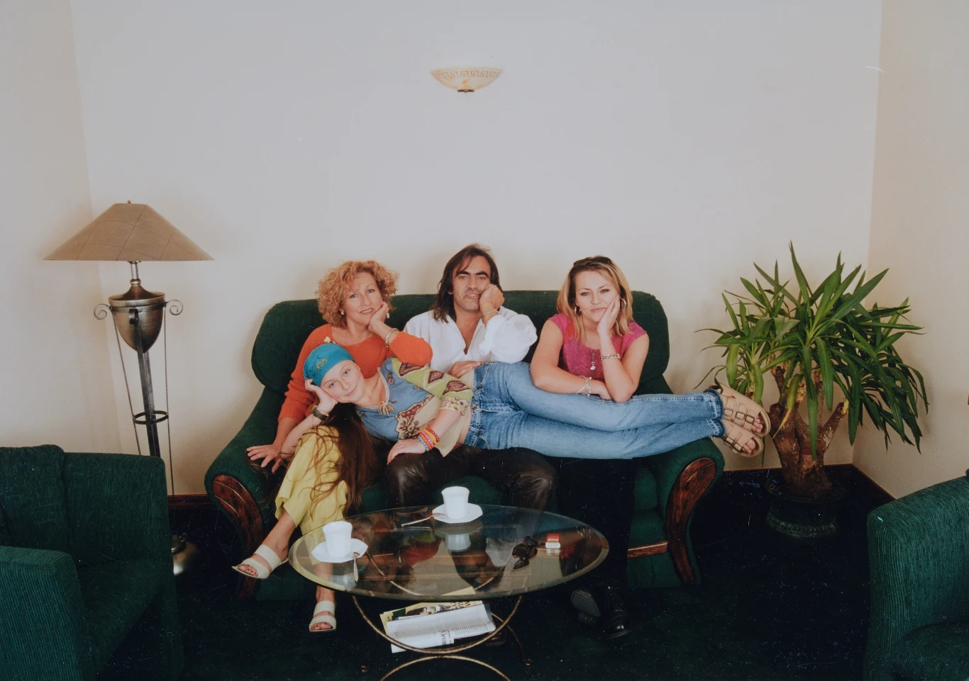 Witold Paszt z córkami i żoną