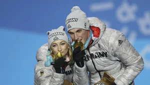 Alona Sawczenko ze złotym medalem podczas igrzysk olimpijskich w Pjongczangu