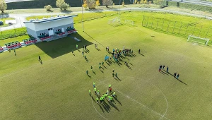 Najpierw droga S19, teraz linia kolejowa - klub drugi raz straci boisko? 