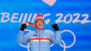 Johannes Thingnes Boe był największą gwiazdą w Pekinie, gdzie wywalczył pięć medali, w tym aż cztery złote
