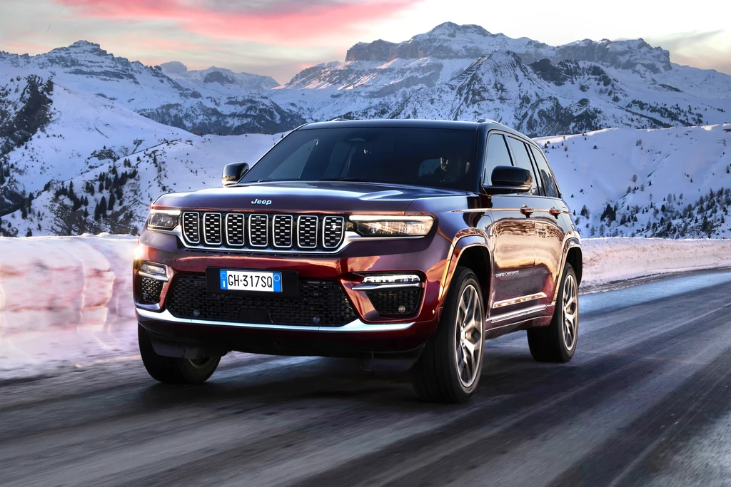 Jeep Grand Cherokee 4xe to hybryda typu plug-in - łączna moc zespołu napędowego to 380 KM